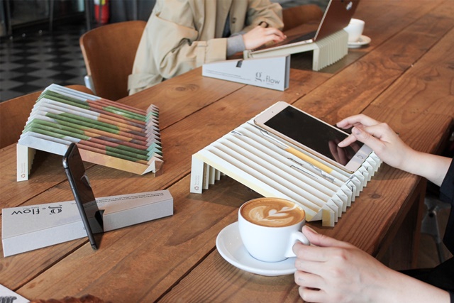 ▲ 그레이프랩이 제작한 노트북 스탠드 'G·flow'의 식목일 스페셜 에디션. ⓒSK이노베이션