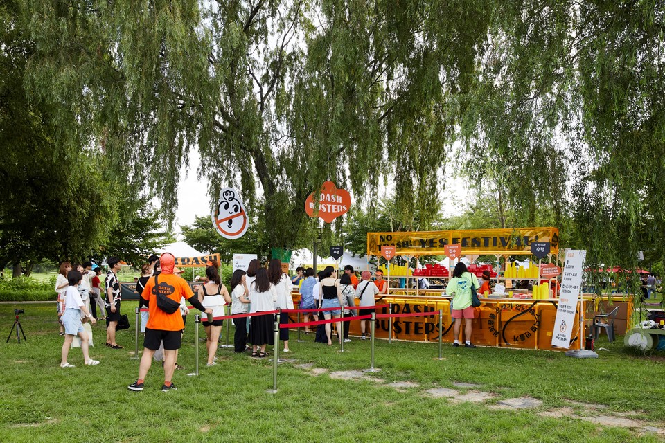 ▲  트래쉬 버스터즈가 참여한 첫 행사 서울인기 2019. 용기를 받기 위해 줄 선 참가자들. ⓒ트래쉬 버스터즈