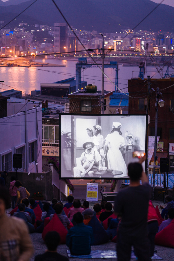 ▲ '비탈'에서 진행한 '마을 영화제'. ⓒ알티비피얼라이언스