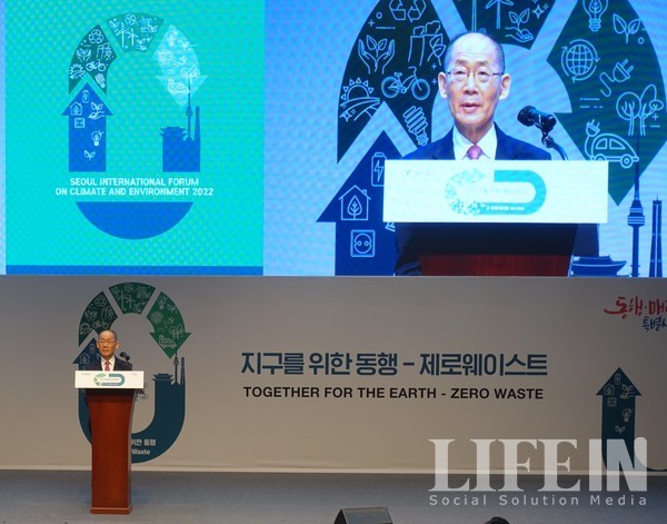  ▲ IPCC 이회성 의장. ⓒ라이프인