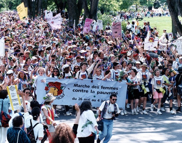 ▲ 캐나다 퀘벡에서 일어난 빵과 장미의 행진