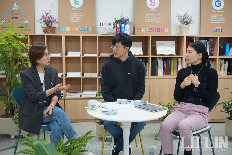 ▲ (왼쪽부터)조진희 아미다해 이사장, 웹툰작가 닥터베르, N잡러 김예리 씨. ⓒ라이프인