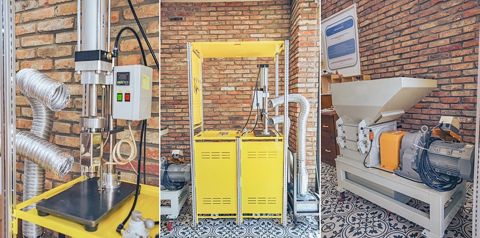 ▲ 최근에 셋팅을 준비 중인 플라스틱으로 재활용하는 기계.