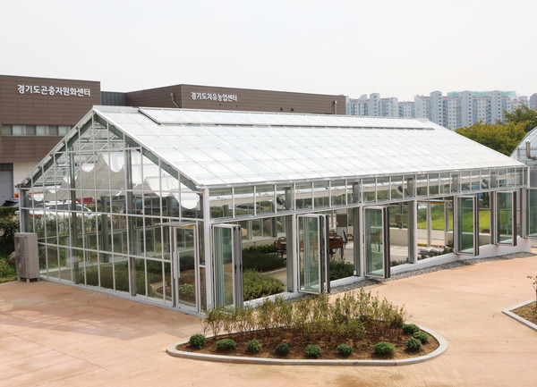 ▲ 경기도 치유농업센터 유리온실 전경. ⓒ경기도