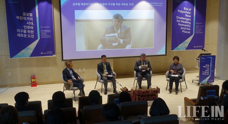 ▲ (왼쪽부터) 신성식 연구자문위원, 하태국 원장, 후나토 다카시 원장, 김아영 소장. ⓒ라이프인