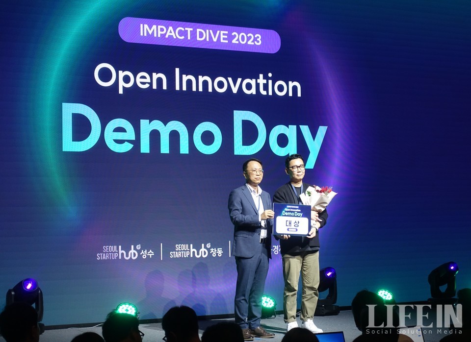 ▲ (오른쪽) 토트 이상형 대표. ⓒ라이프인