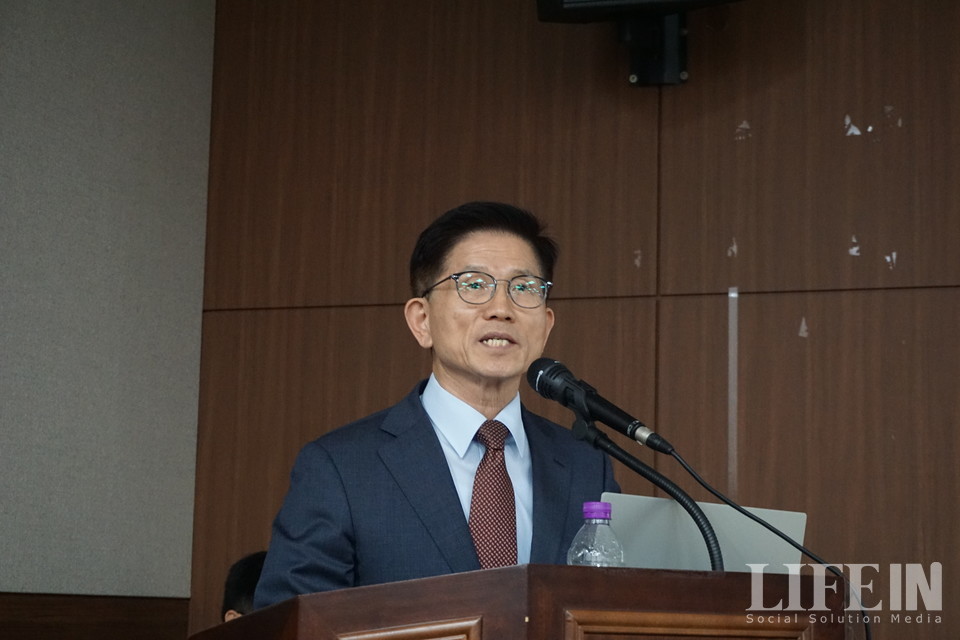 ▲ 김문수 대통령 소속 경제사회노동위원회 위원장. ⓒ라이프인