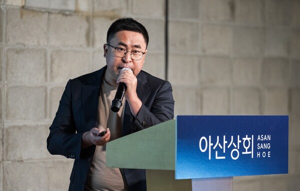 ▲ 아산상회 5기 데모데이에서 발표하는 최철만 박스레더 대표. ⓒ아산나눔재단