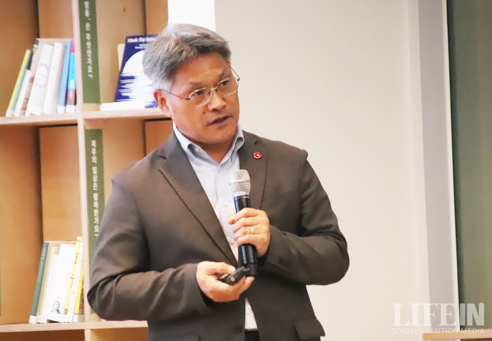 ▲ 문재원 제주특별자치도청 소상공인과 과장. ⓒ라이프인