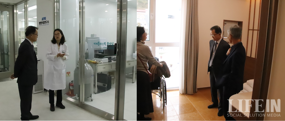 ▲ (왼쪽)항암치유연구소 방문 모습, (오른쪽)아이쿱요양병원 병실을 둘러보고 있다. ⓒ라이프인