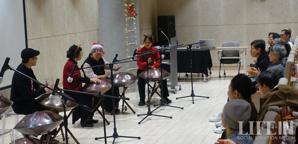 ▲ 아미더팬 공연 장면. ⓒ라이프인