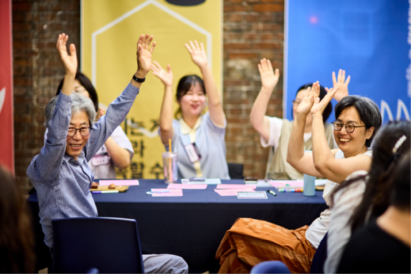 ▲ 7월 1일, 부산지역 50여명의 활동가들이 부산광역시 중앙동 노티스에서 활동가 이야기 모임 '활동가, 듣고 말하고 모으다'에 모였다. ©부산시민운동지원센터