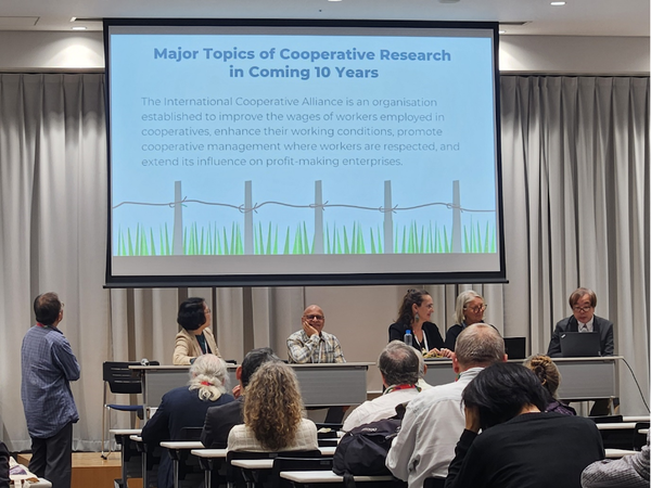 ▲ 폐회 세션에 김형미 전 한국협동조합학회장(왼쪽 두번째), 일본 스기모토 교수